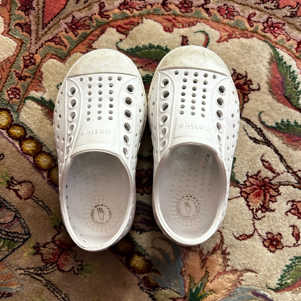 Native Waterproof Jefferson Toddlers White Sneakers Size 5